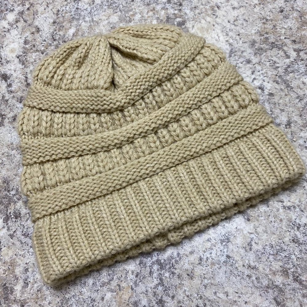 Time and Tru Ribbed Tan Beanie